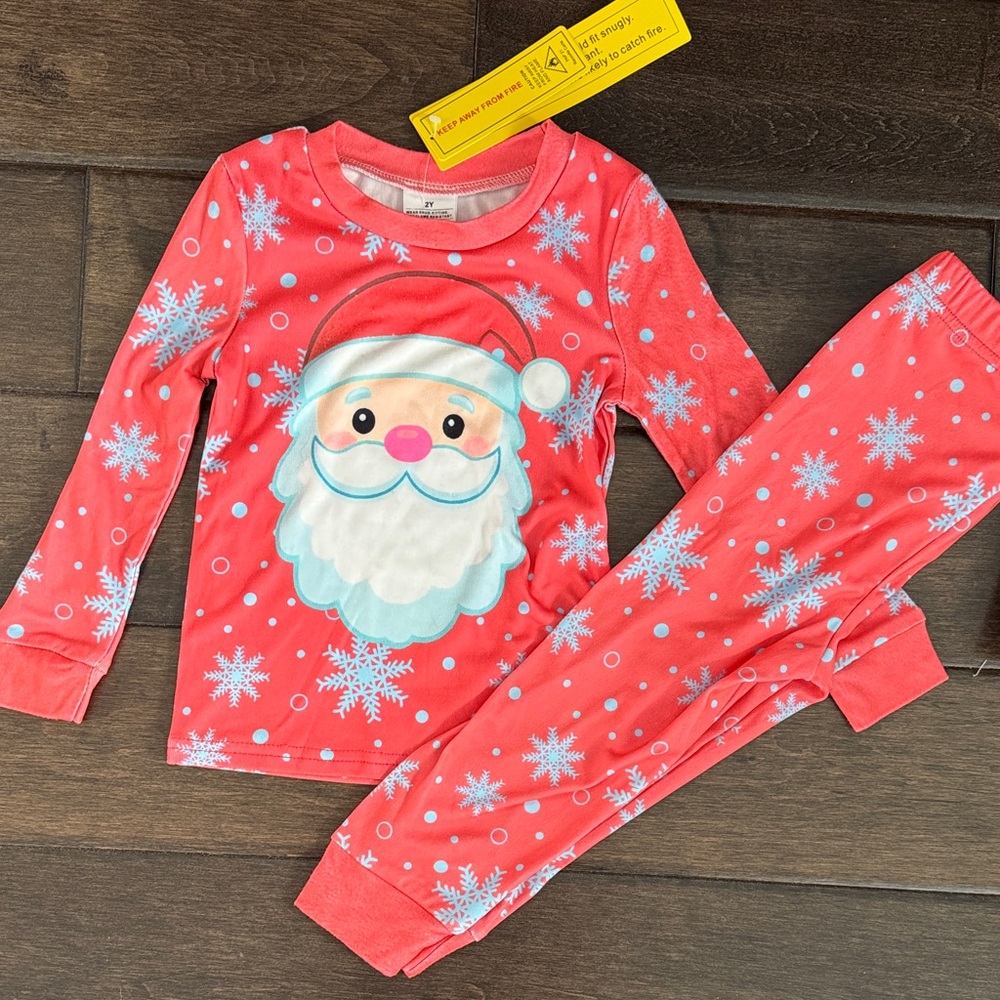 ๐3/$15 Santa Claus Snow Flakes Child Coral Pajamas NEW - Picture 1 of 7